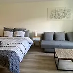 Bed & Breakfast Chez Odette Cypres De Provence