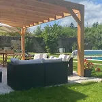 Bed & Breakfast Chez Odette Cypres De Provence 3*